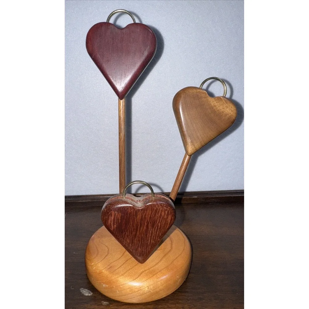 Vintage Handmade Wooden Hearts Picture/card/notes‎ Holder Stand. 9